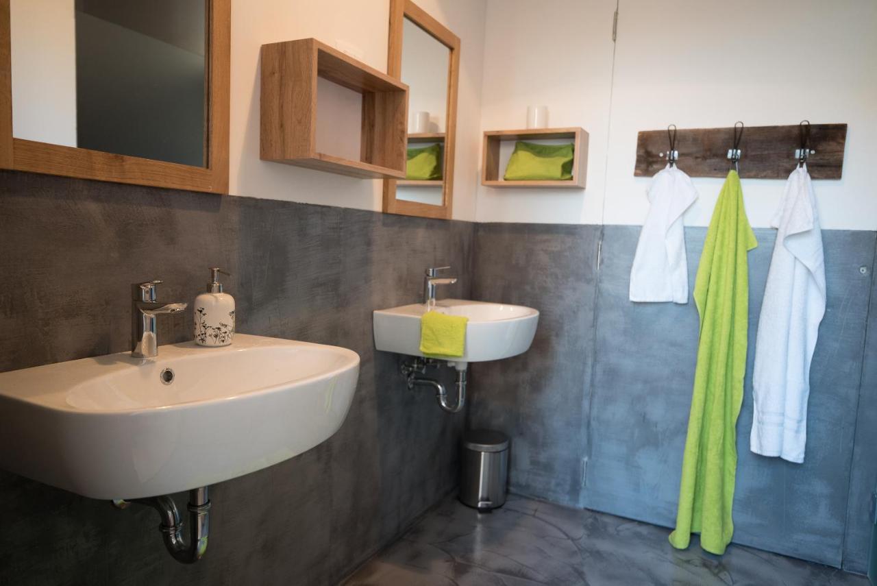 Hisa Sonca Toti Breg Guest House Svecina Eksteriør bilde